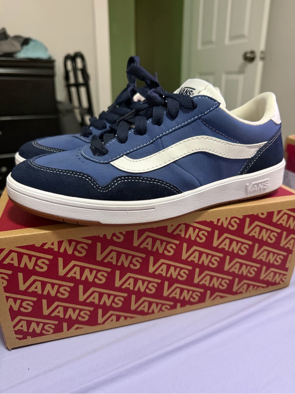 Vans Men’s Blue and White Low-Top Sneakers